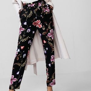 High Waisted Floral Tie Waist Ankle Pant

Style # 